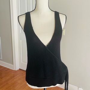 Harper Heritage KAILEY SURPLICE SWEATER
TANK TOP